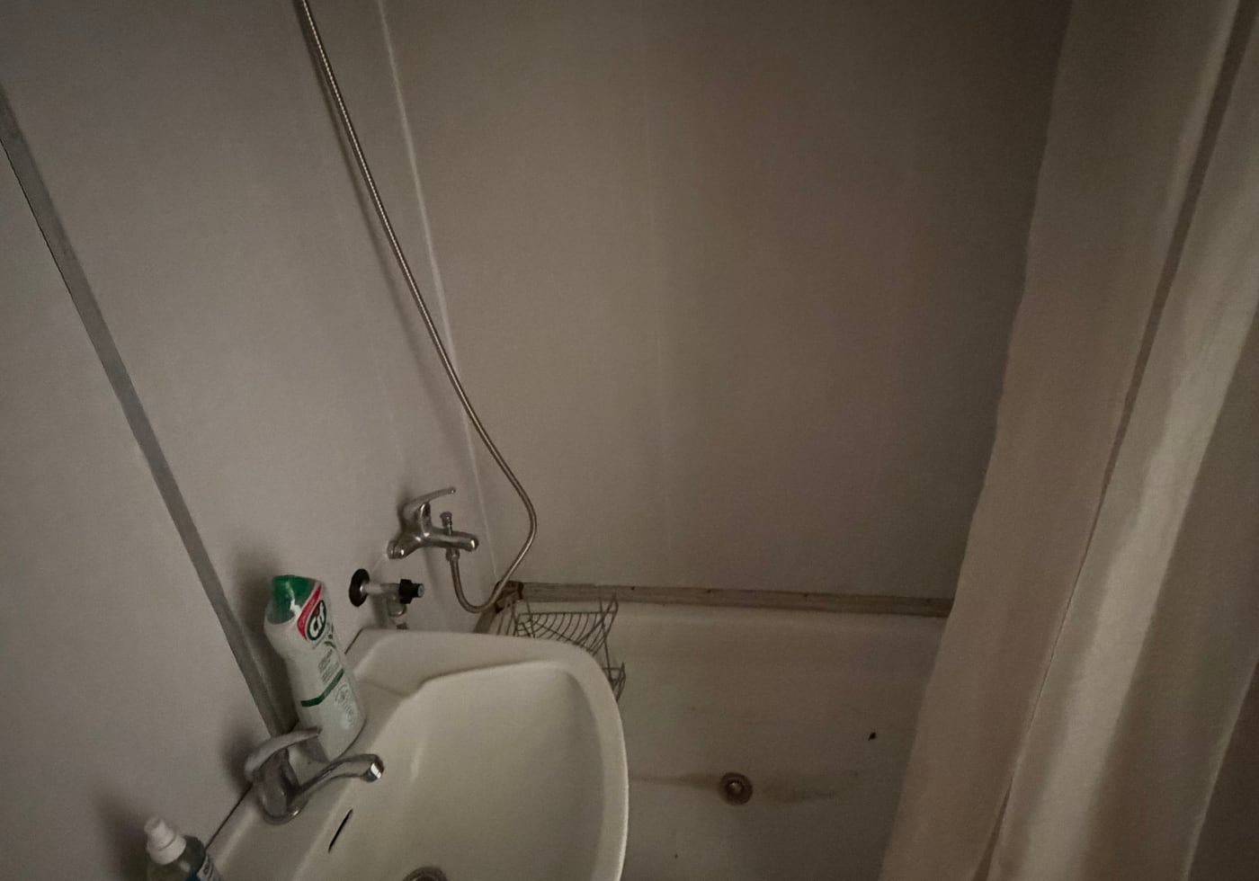 Rekonstrukce místnosti před a po - před